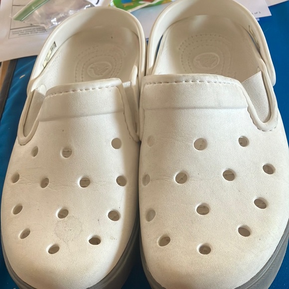 ladies White Sling back crocs 7 - Picture 1 of 5